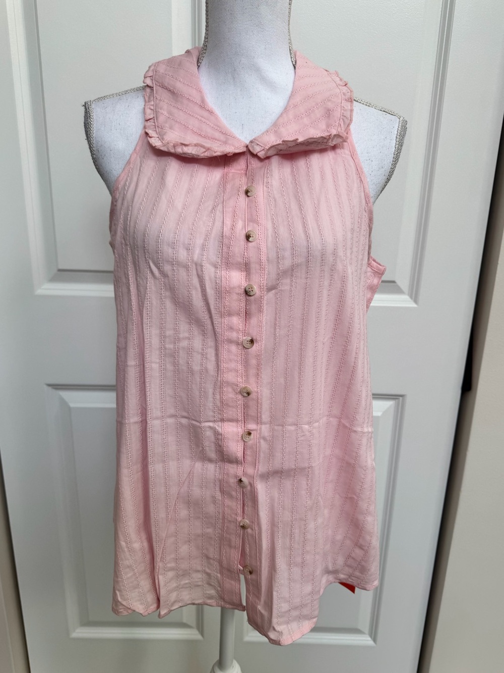 Tankaneo - Sleeveless Pink Button Down Women's Top and Peter Pan Collar (medium)